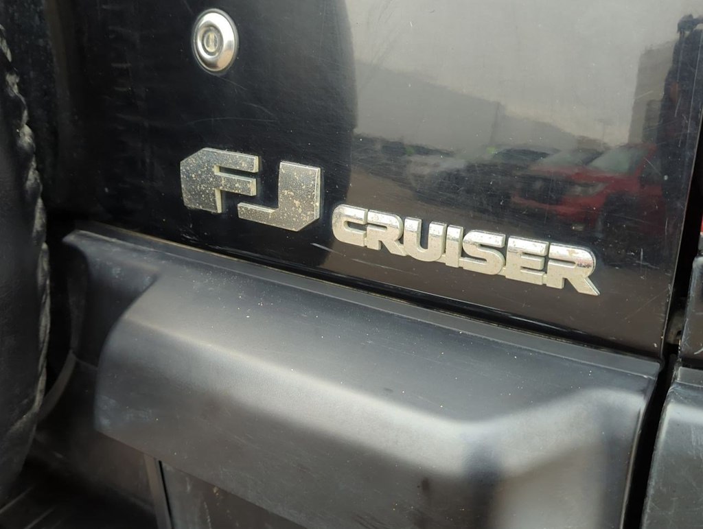 2012 Toyota FJ Cruiser Base 6