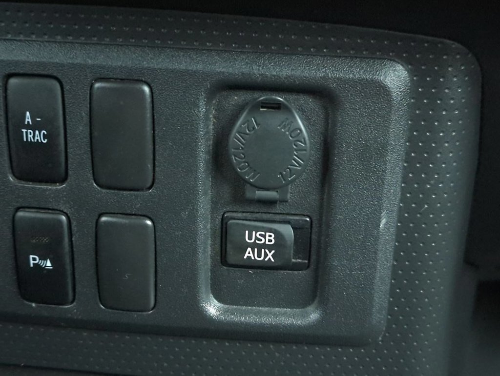 2012 Toyota FJ Cruiser Base 32