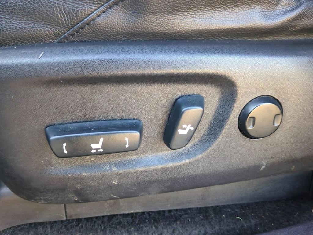 Thumbnail: 2011 Toyota 4Runner - 25