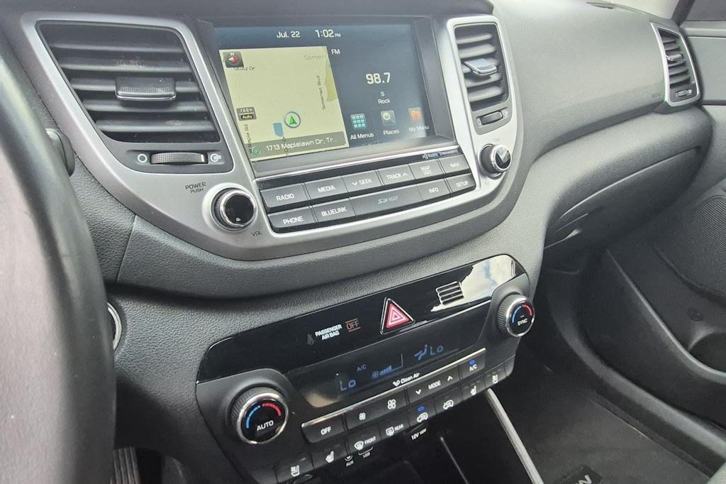 Thumbnail: 2016 Hyundai Tucson - 15