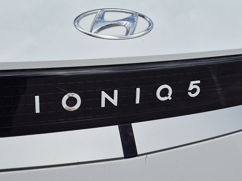 Thumbnail: 2023 Hyundai Ioniq 5 - 24