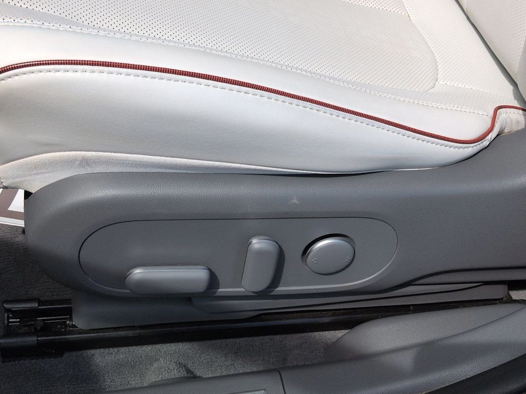 Thumbnail: 2023 Hyundai Ioniq 5 - 25
