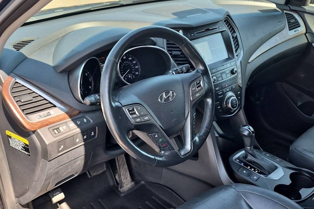 Thumbnail: 2017 Hyundai Santa Fe - 2