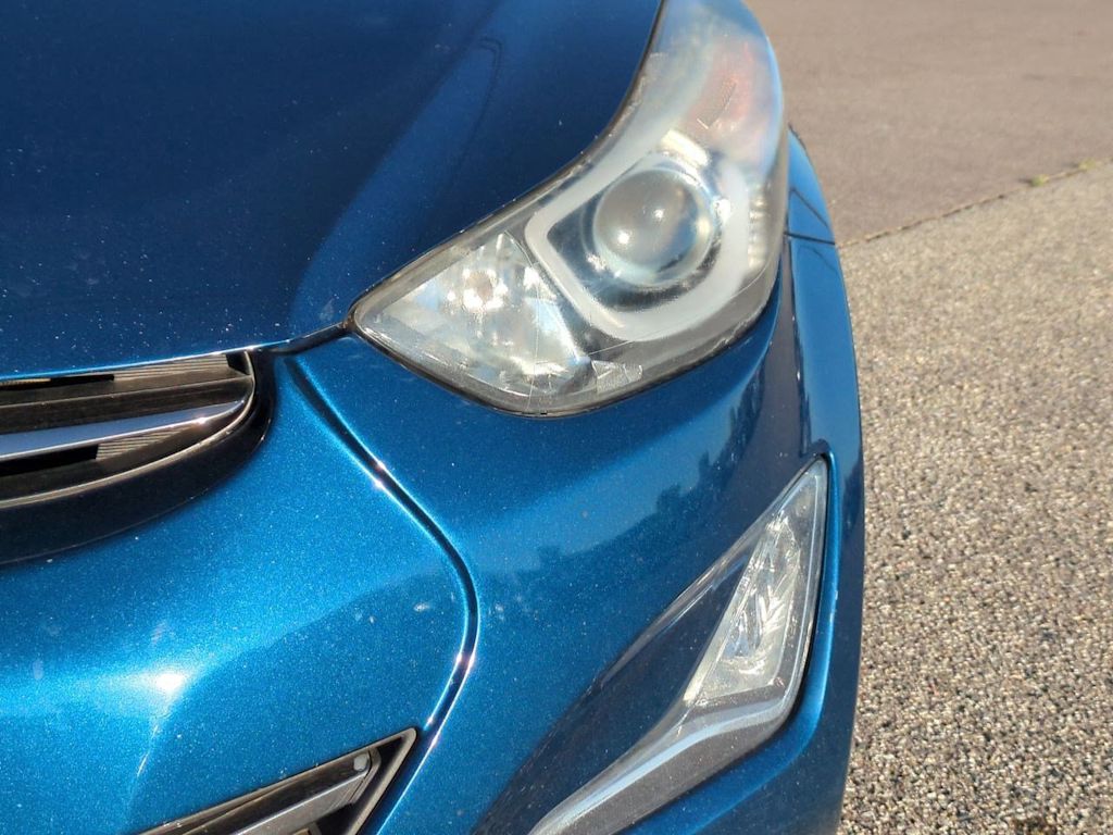 Thumbnail: 2016 Hyundai Elantra - 18