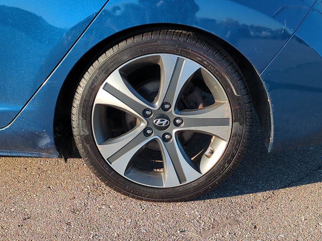 Thumbnail: 2016 Hyundai Elantra - 8