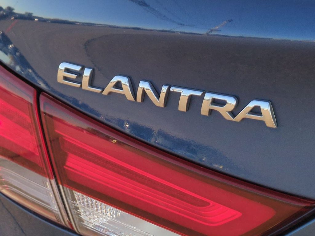 Thumbnail: 2016 Hyundai Elantra - 7