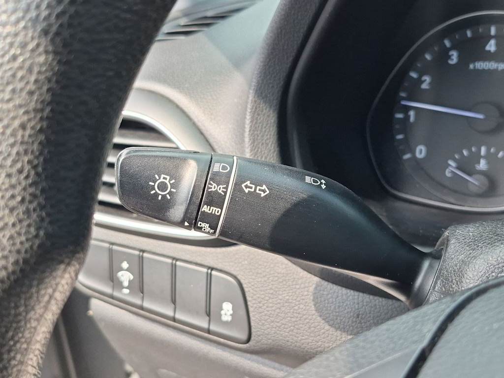 Thumbnail: 2018 Hyundai Elantra - 16