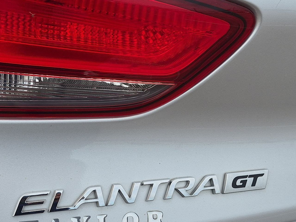 Thumbnail: 2018 Hyundai Elantra - 25