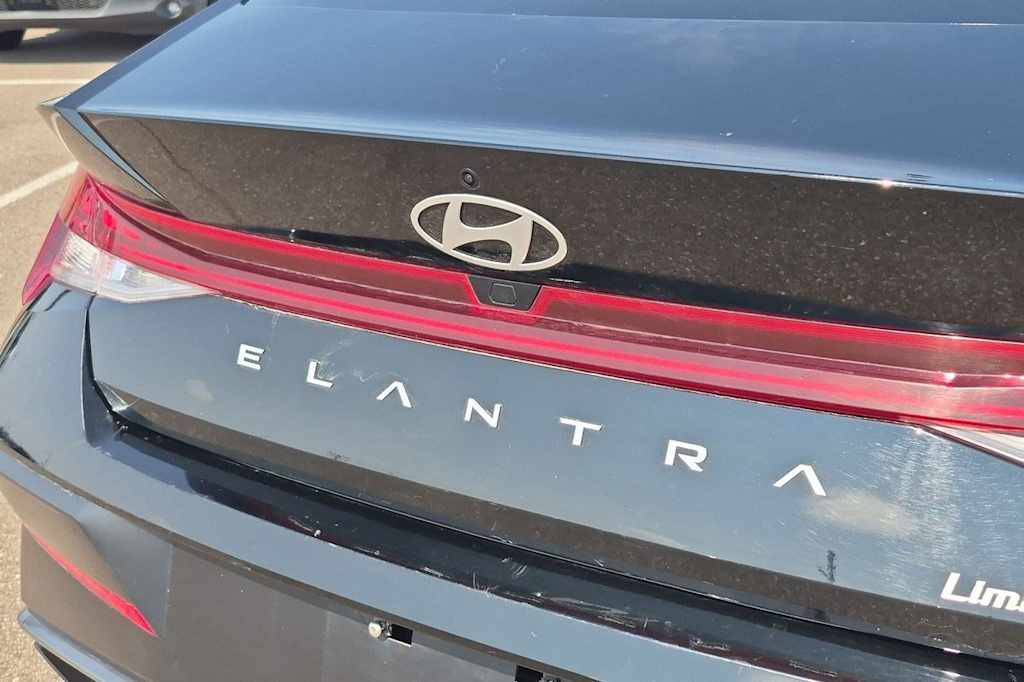 Thumbnail: 2025 Hyundai Elantra - 24