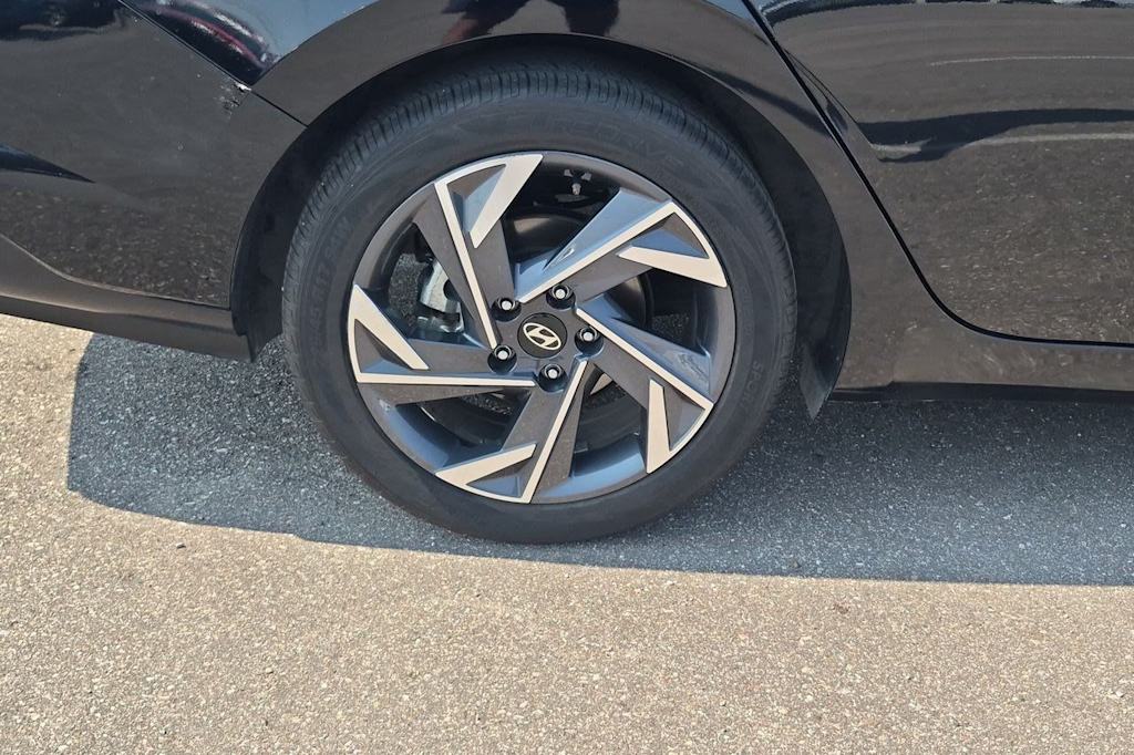 Thumbnail: 2025 Hyundai Elantra - 8