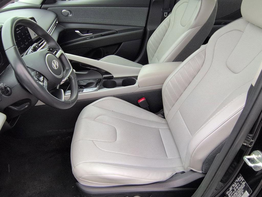 Thumbnail: 2024 Hyundai Elantra - 10