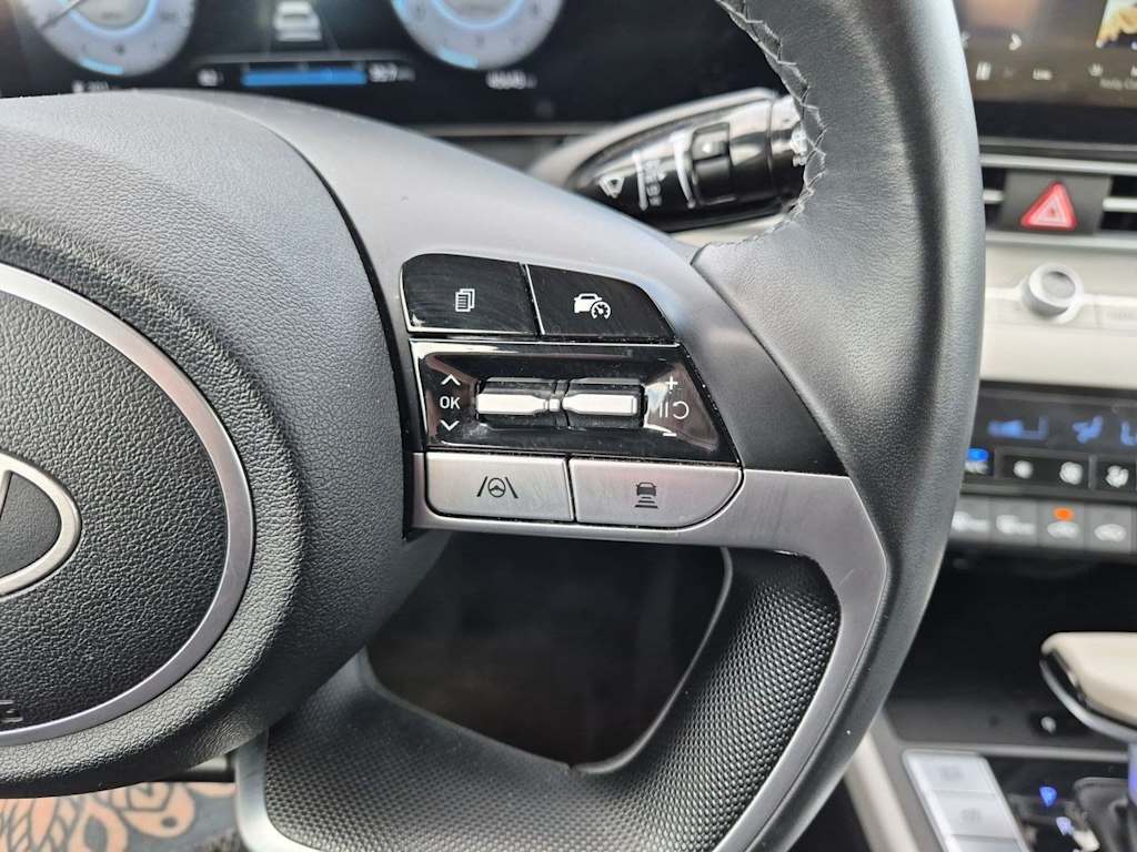 Thumbnail: 2025 Hyundai Elantra - 32
