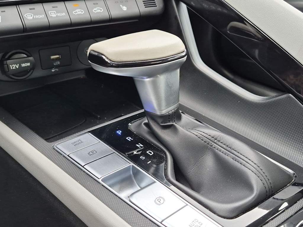 Thumbnail: 2025 Hyundai Elantra - 17
