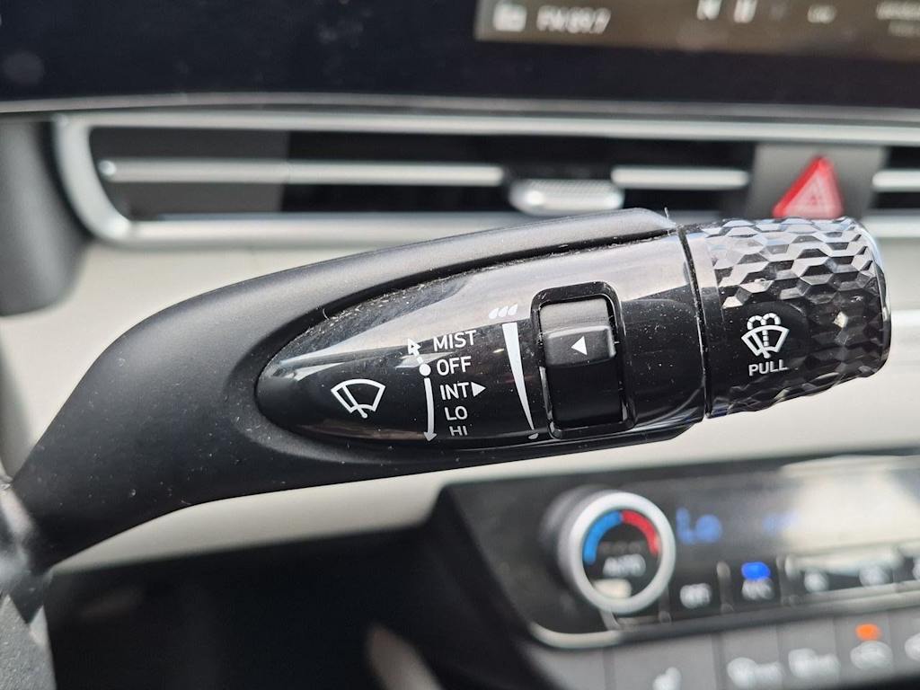 Thumbnail: 2025 Hyundai Elantra - 33