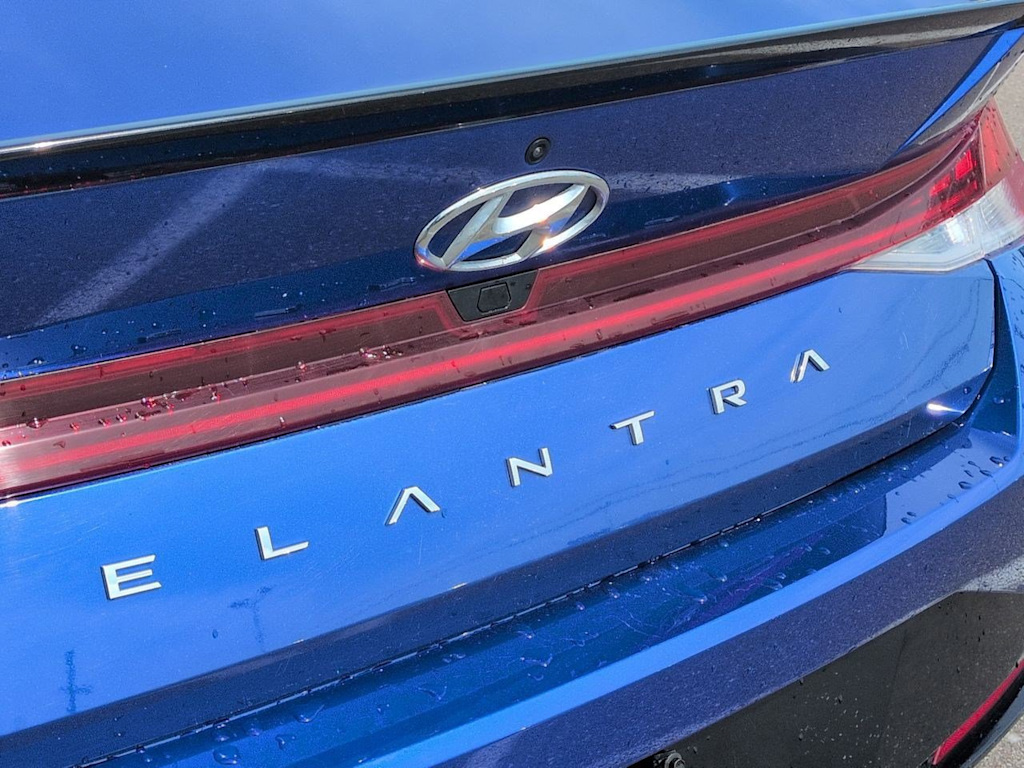 Thumbnail: 2023 Hyundai Elantra - 17