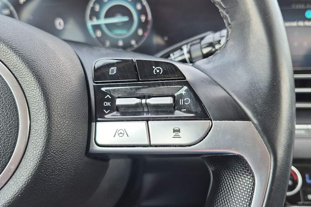 Thumbnail: 2023 Hyundai Elantra - 31