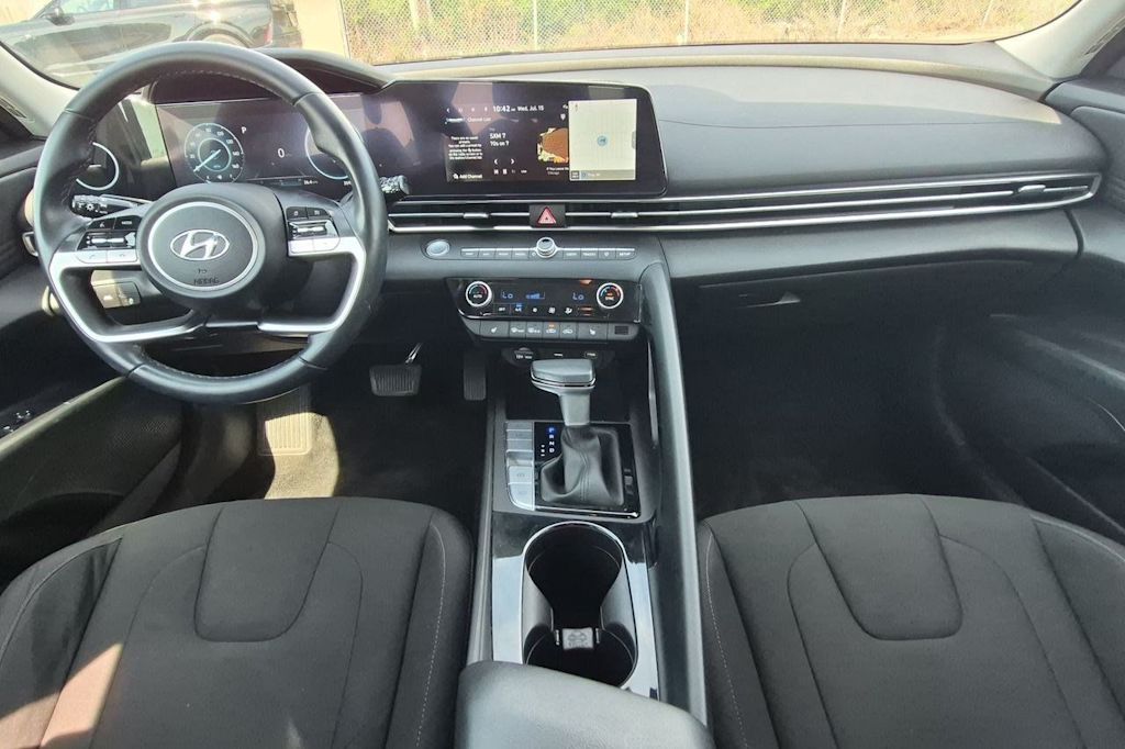 Thumbnail: 2023 Hyundai Elantra - 10