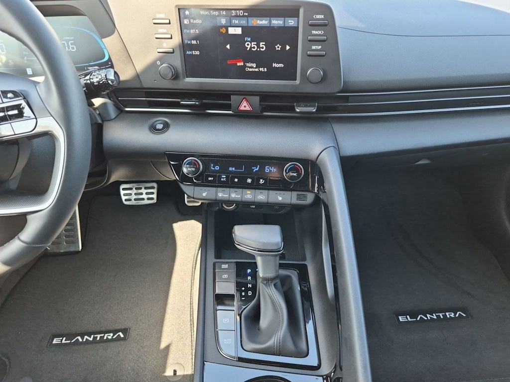Thumbnail: 2026 Hyundai Elantra - 32