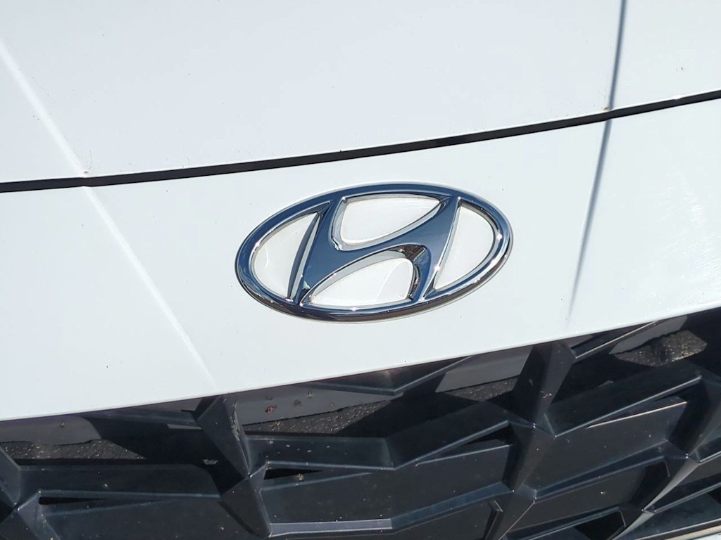Thumbnail: 2022 Hyundai Elantra - 23