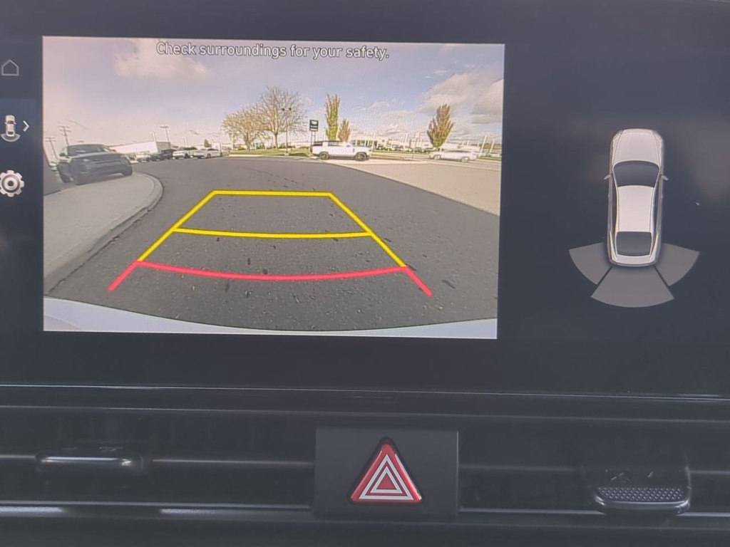 Thumbnail: 2022 Hyundai Elantra - 32