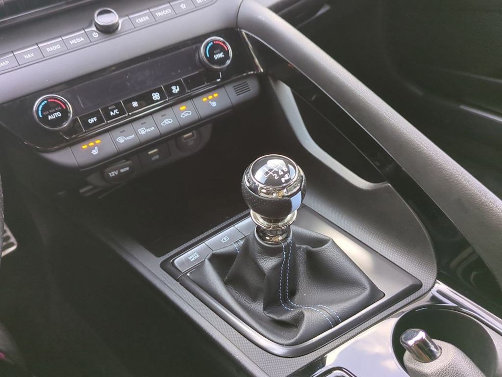 Thumbnail: 2022 Hyundai Elantra - 14