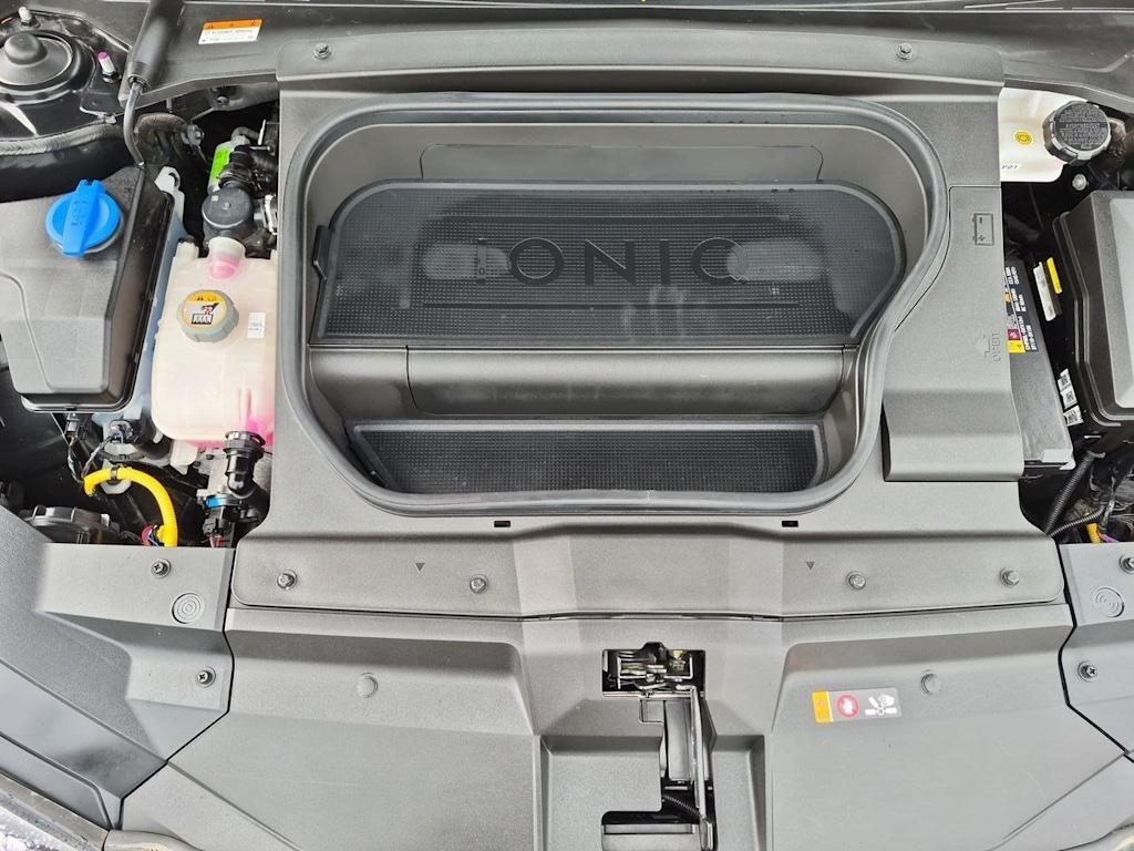 Thumbnail: 2023 Hyundai Ioniq 6 - 5