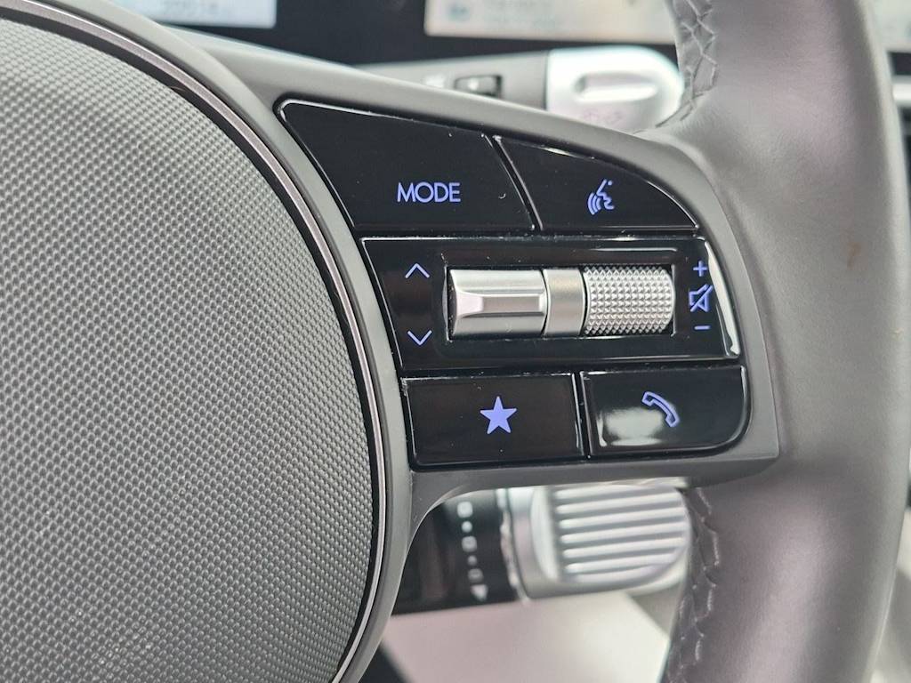 Thumbnail: 2023 Hyundai Ioniq 6 - 20