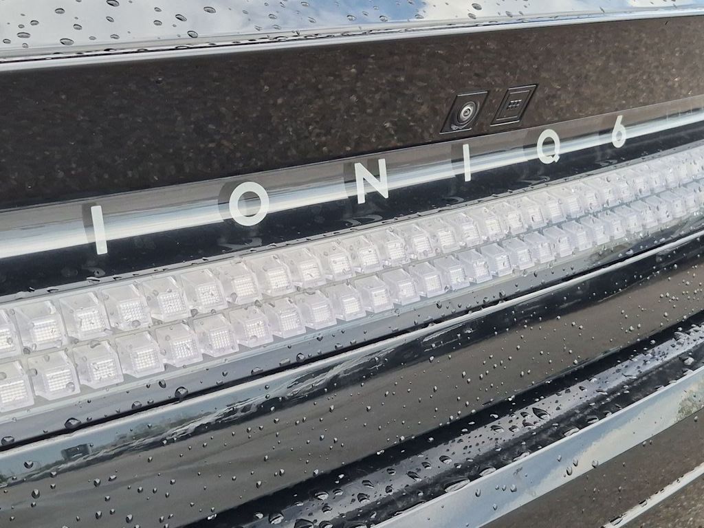 Thumbnail: 2023 Hyundai Ioniq 6 - 15