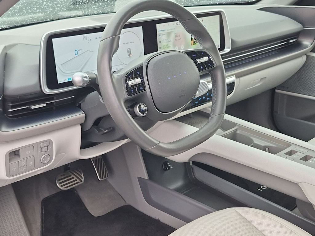 Thumbnail: 2023 Hyundai Ioniq 6 - 2