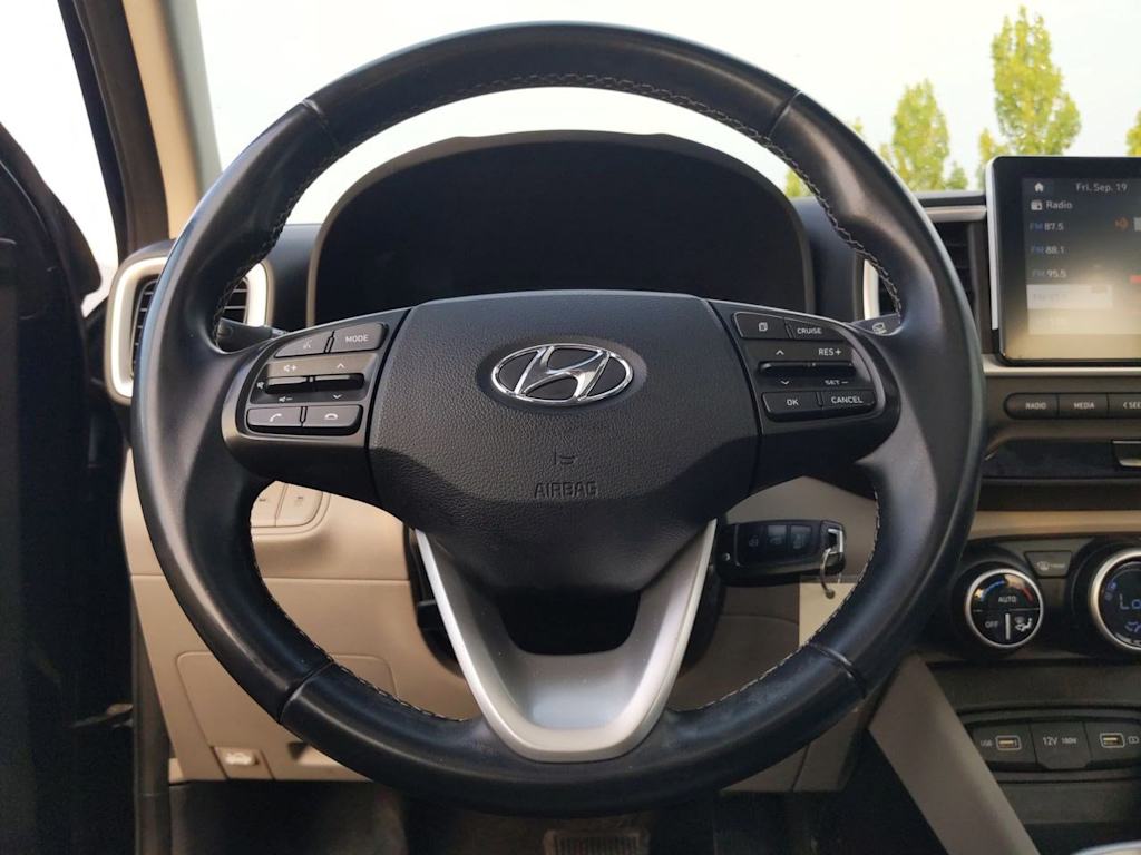 Thumbnail: 2022 Hyundai Venue - 13