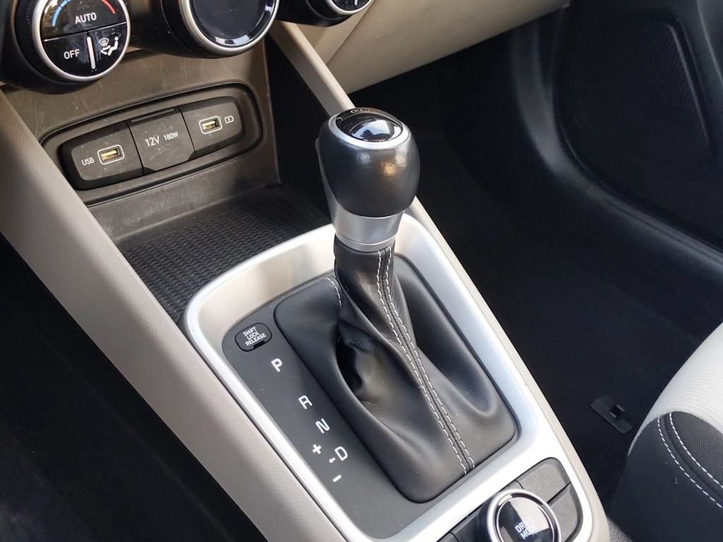 Thumbnail: 2022 Hyundai Venue - 15