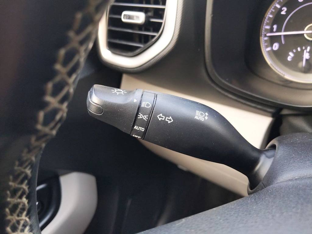 Thumbnail: 2022 Hyundai Venue - 33