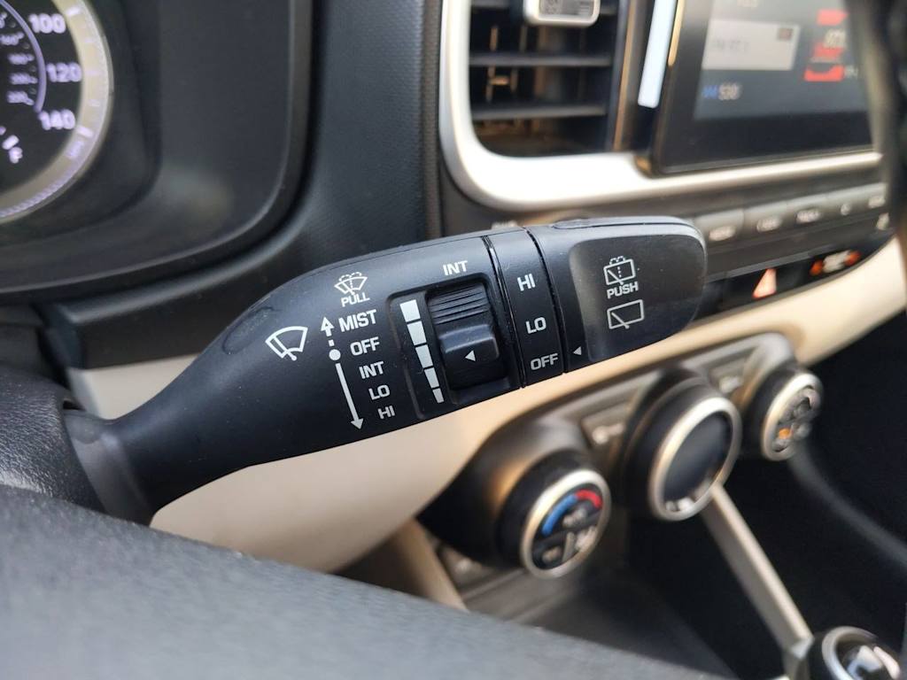 Thumbnail: 2022 Hyundai Venue - 32