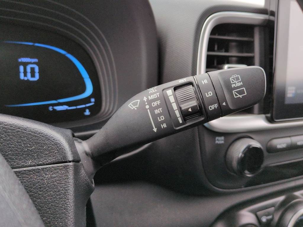 Thumbnail: 2023 Hyundai Venue - 31