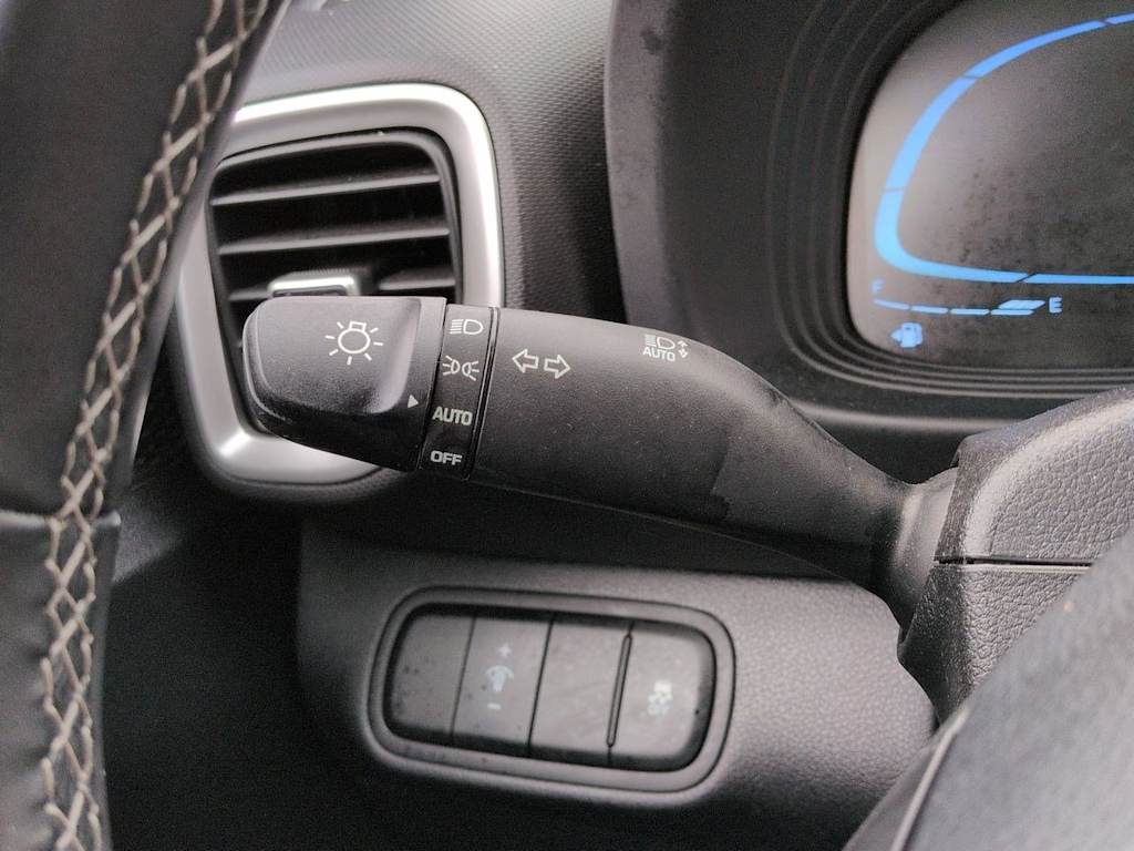 Thumbnail: 2023 Hyundai Venue - 16