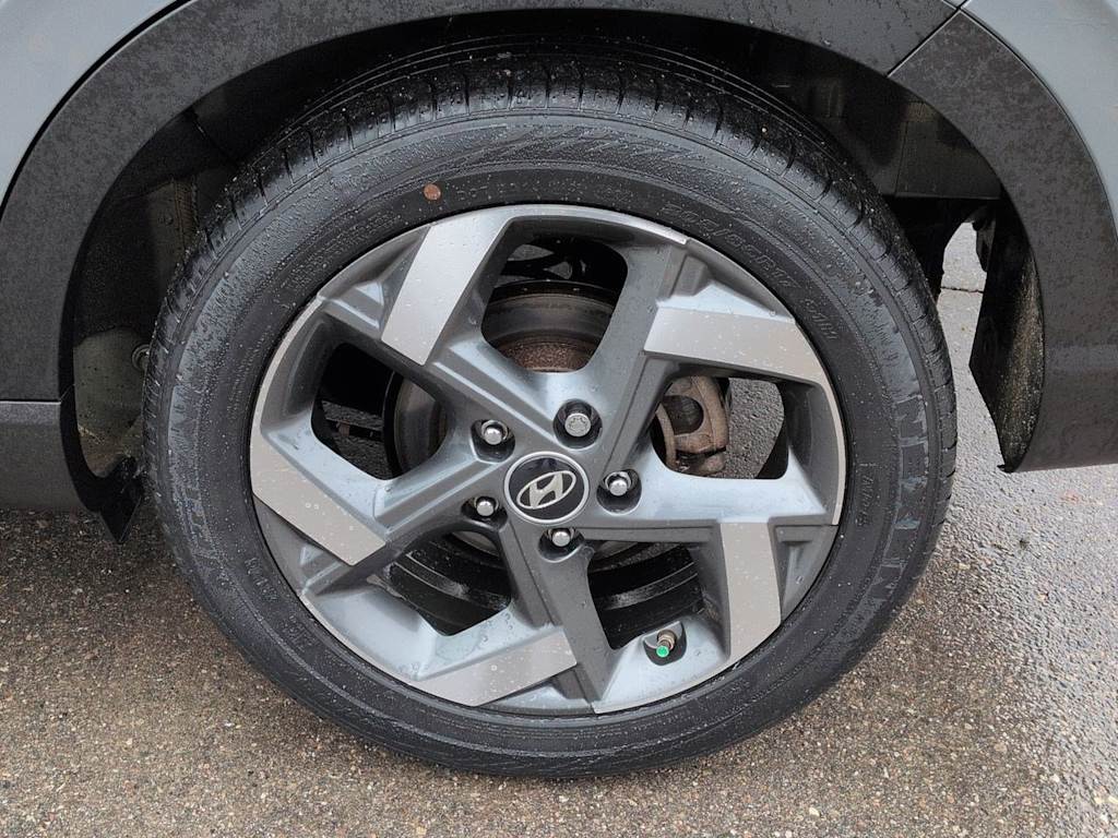 Thumbnail: 2023 Hyundai Venue - 8