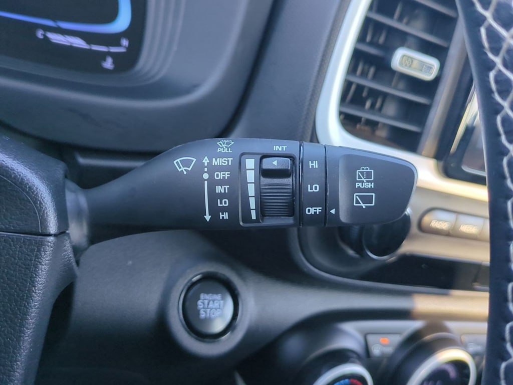 Thumbnail: 2023 Hyundai Venue - 30