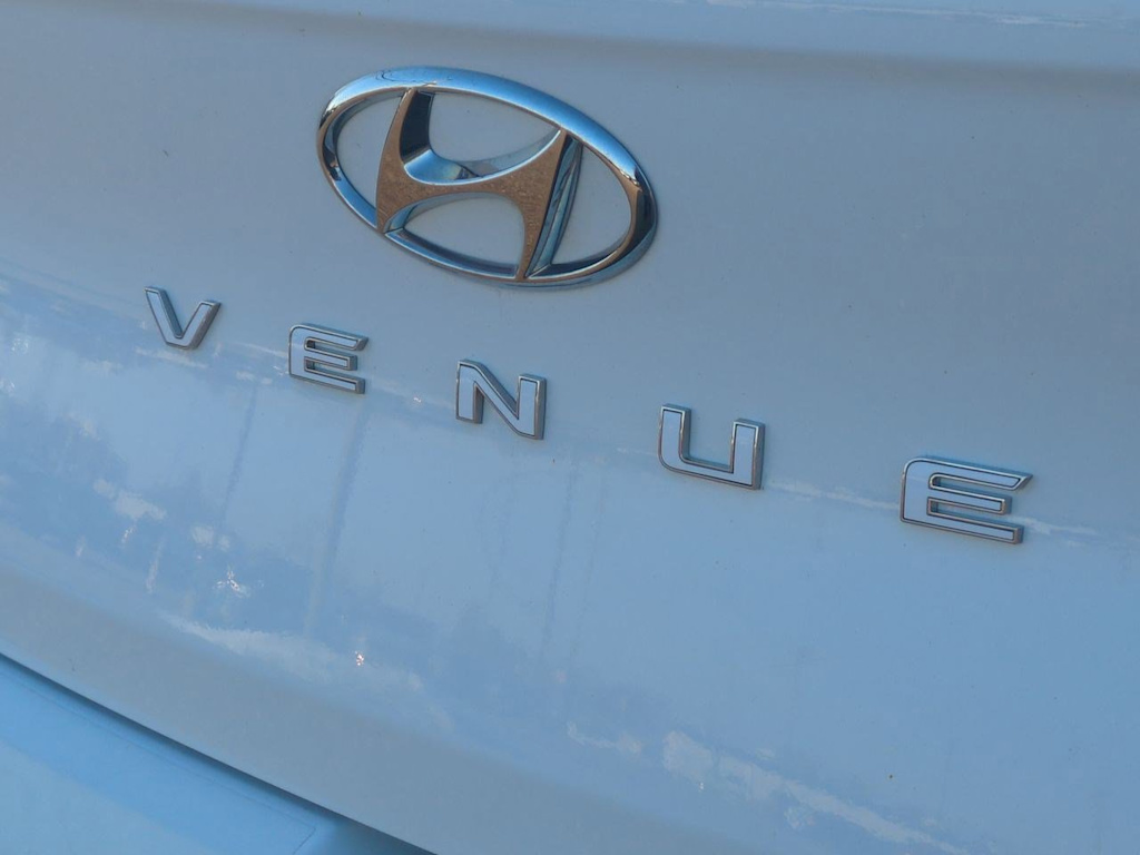 Thumbnail: 2023 Hyundai Venue - 7