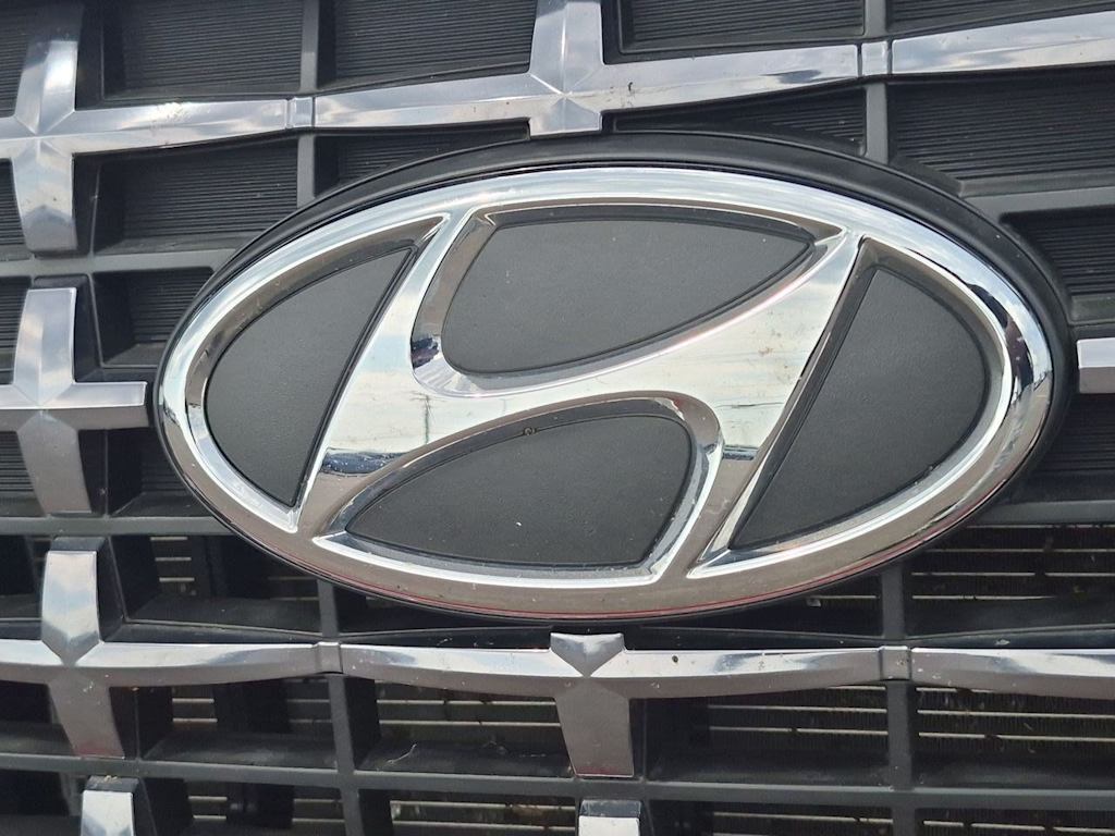 Thumbnail: 2023 Hyundai Venue - 3