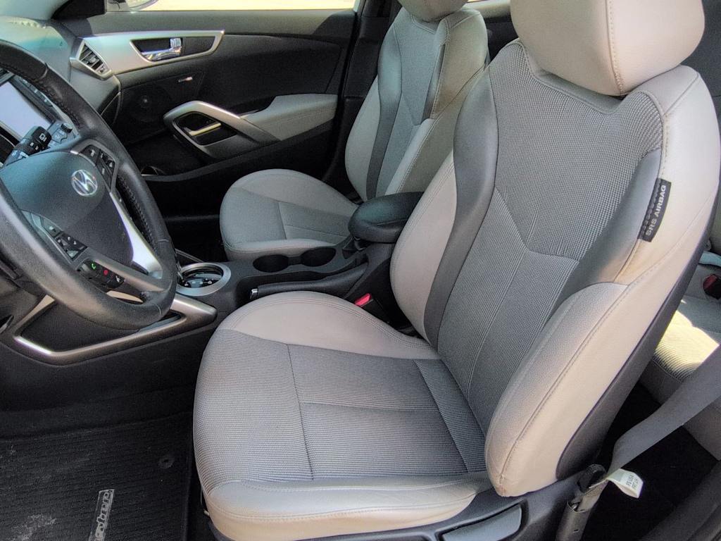 Thumbnail: 2013 Hyundai Veloster - 11