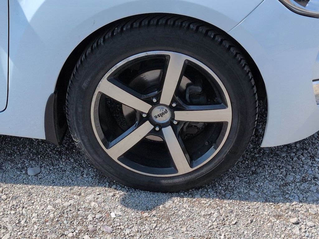 Thumbnail: 2013 Hyundai Veloster - 8