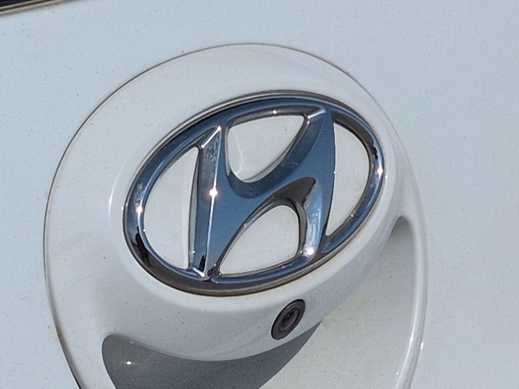 Thumbnail: 2013 Hyundai Veloster - 7