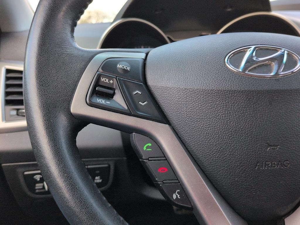 Thumbnail: 2013 Hyundai Veloster - 29