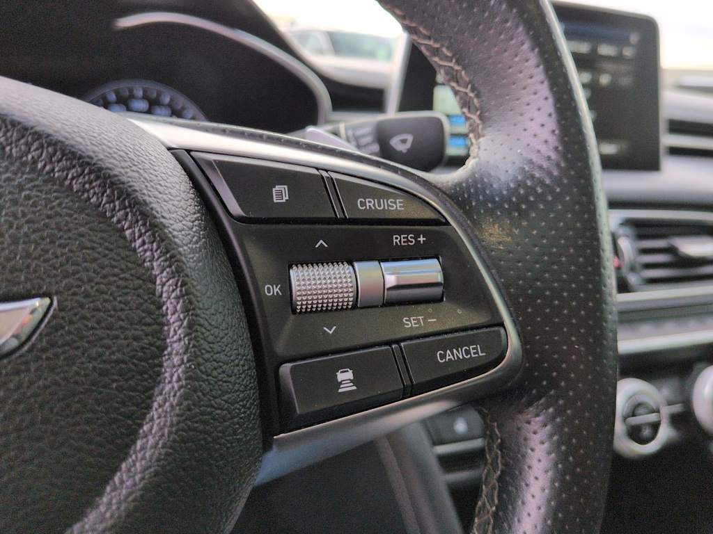 Thumbnail: 2019 Genesis G70 - 31