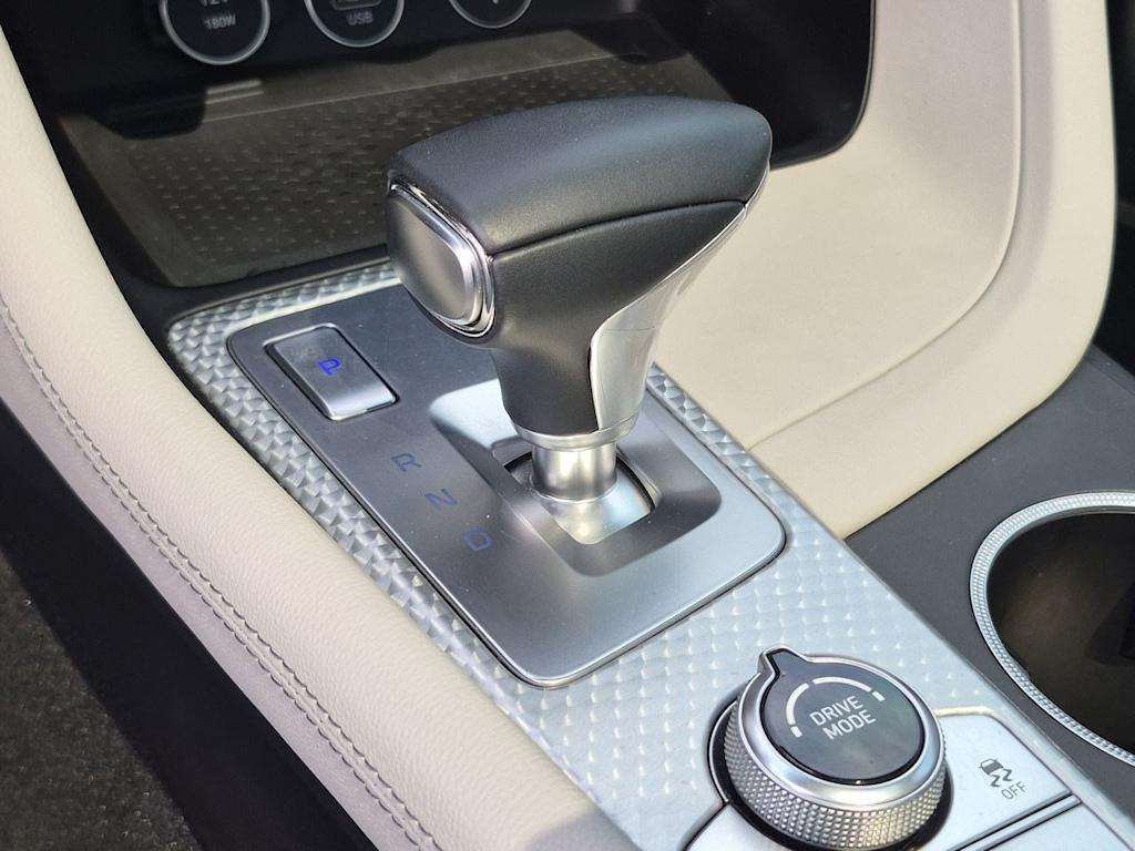 Thumbnail: 2023 Genesis G70 - 12