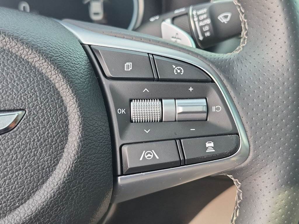 Thumbnail: 2023 Genesis G70 - 24