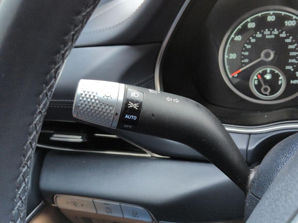 Thumbnail: 2022 Genesis GV80 - 31