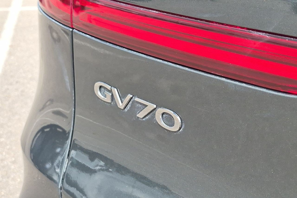 Thumbnail: 2025 Genesis GV70 - 25