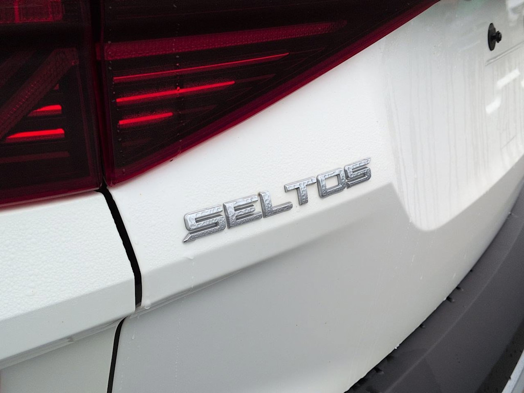 Thumbnail: 2023 Kia Seltos - 26