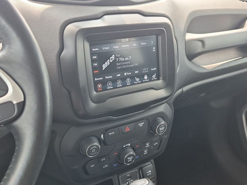 Thumbnail: 2018 Jeep Renegade - 15